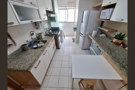 Apartamento à venda com 93m², 3 quartos e 1 vaga Apartamento à venda com 93m², 3 quartos e 1 vagaCozinha e Área de Serviço
