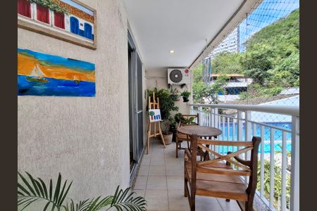 Apartamento à venda com 93m², 3 quartos e 1 vaga Apartamento à venda com 93m², 3 quartos e 1 vagaVaranda da suíte