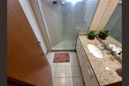 Apartamento à venda com 93m², 3 quartos e 1 vaga Apartamento à venda com 93m², 3 quartos e 1 vagaBanheiro da suíte
