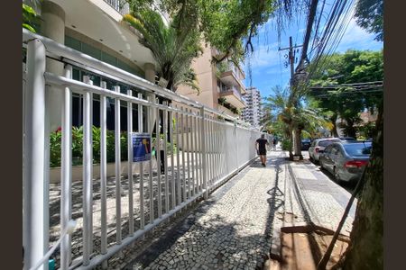 Apartamento à venda com 93m², 3 quartos e 1 vaga Apartamento à venda com 93m², 3 quartos e 1 vagaPlaca