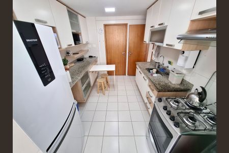 Apartamento à venda com 93m², 3 quartos e 1 vaga Apartamento à venda com 93m², 3 quartos e 1 vagaCozinha e Área de Serviço