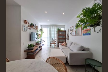 Apartamento à venda com 93m², 3 quartos e 1 vaga Apartamento à venda com 93m², 3 quartos e 1 vagaSala
