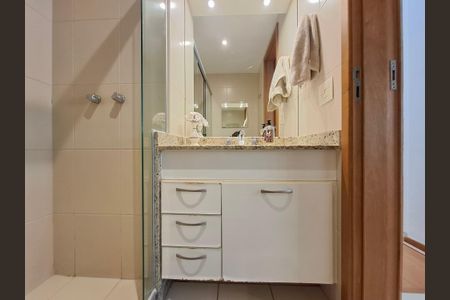 Apartamento à venda com 93m², 3 quartos e 1 vaga Apartamento à venda com 93m², 3 quartos e 1 vagaBanheiro