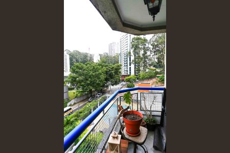 varanda de apartamento para alugar com 3 quartos, 100m² em Morumbi, São Paulo