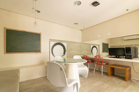 Apartamento à venda com 83m², 3 quartos e 1 vaga Apartamento à venda com 83m², 3 quartos e 1 vagaÁrea comum