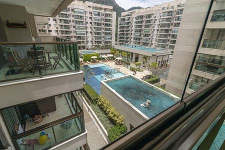 Apartamento à venda com 83m², 3 quartos e 1 vaga Apartamento à venda com 83m², 3 quartos e 1 vagaÁrea comum