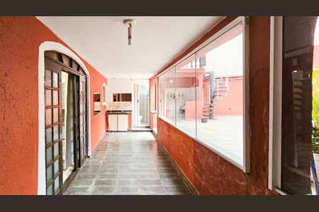 Casa para alugar com 130m², 2 quartos e 1 vaga Casa para alugar com 130m², 2 quartos e 1 vagaQuintal