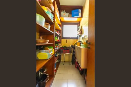 Casa para alugar com 850m², 4 quartos e 3 vagasDespensa