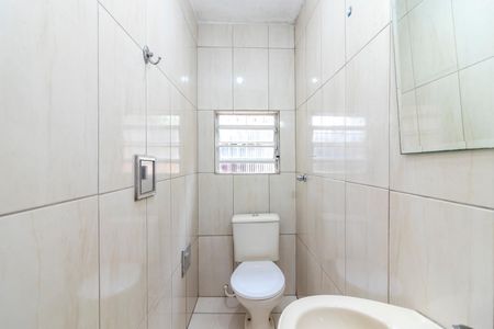 Casa à venda com 375m², 4 quartos e 2 vagasCasa 2 - Banheiro 1