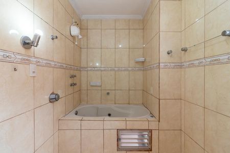 Casa à venda com 375m², 4 quartos e 2 vagasCasa 2 - Banheiro 2