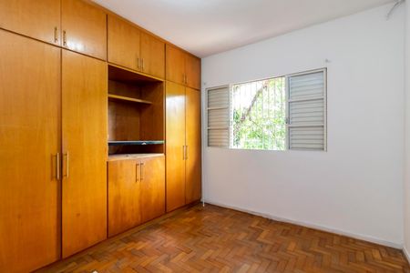Casa à venda com 375m², 4 quartos e 2 vagasCasa 2 - Quarto 1
