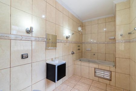 Casa à venda com 375m², 4 quartos e 2 vagasCasa 2 - Banheiro 2