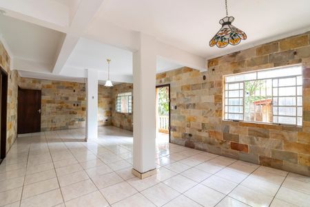 Casa à venda com 375m², 4 quartos e 2 vagasCasa 2 - Sala