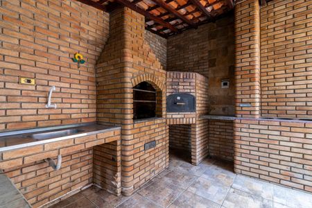 Casa à venda com 375m², 4 quartos e 2 vagasQuintal dos Fundos 