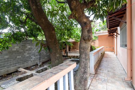Casa à venda com 375m², 4 quartos e 2 vagasQuintal dos Fundos