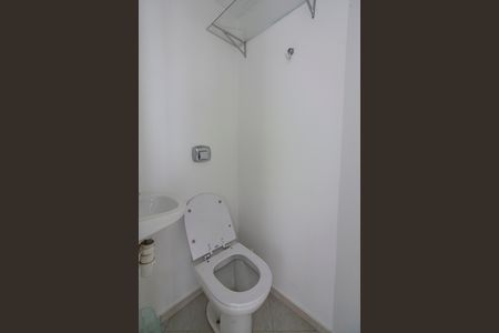 Apartamento para alugar com 148m², 4 quartos e 2 vagas Apartamento para alugar com 148m², 4 quartos e 2 vagasBanheiro de Serviço