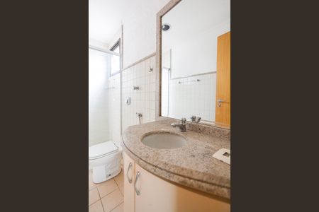 Apartamento para alugar com 148m², 4 quartos e 2 vagas Apartamento para alugar com 148m², 4 quartos e 2 vagasBanheiro da Suite 2