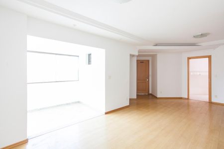 Apartamento para alugar com 148m², 4 quartos e 2 vagas Apartamento para alugar com 148m², 4 quartos e 2 vagasSala