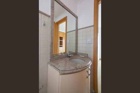 Apartamento para alugar com 148m², 4 quartos e 2 vagas Apartamento para alugar com 148m², 4 quartos e 2 vagasBanheiro da Suite 2