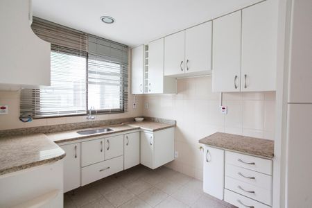 Apartamento para alugar com 148m², 4 quartos e 2 vagas Apartamento para alugar com 148m², 4 quartos e 2 vagasCozinha