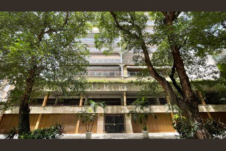 Apartamento à venda com 98m², 2 quartos e 2 vagas Apartamento à venda com 98m², 2 quartos e 2 vagasFachada