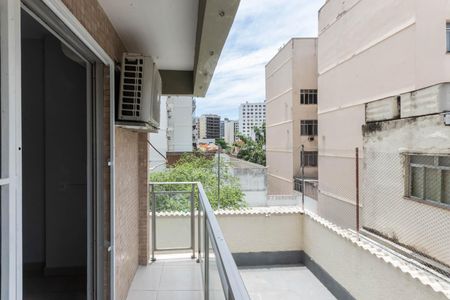 Apartamento à venda com 98m², 2 quartos e 2 vagasVaranda da Suíte