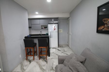 Sala de apartamento para alugar com 2 quartos, 50m² em Vista Alegre, Rio de Janeiro
