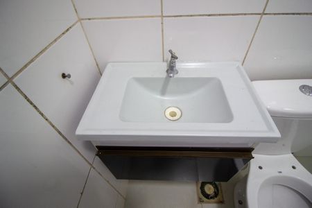 Casa de condomínio para alugar com 125m², 2 quartos e 2 vagasBanheiro 