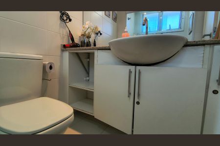 Apartamento à venda com 70m², 2 quartos e 1 vaga Apartamento à venda com 70m², 2 quartos e 1 vagaBanheiro da Suíte 1