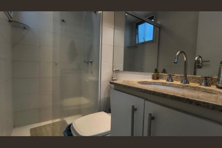 Apartamento à venda com 70m², 2 quartos e 1 vaga Apartamento à venda com 70m², 2 quartos e 1 vagaBanheiro da Suíte 2