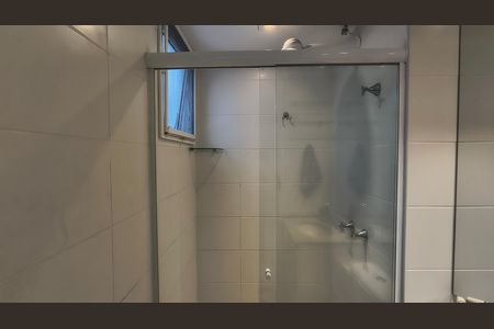 Apartamento à venda com 70m², 2 quartos e 1 vaga Apartamento à venda com 70m², 2 quartos e 1 vagaBanheiro da Suíte 2