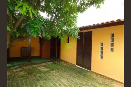 Casa à venda com 185m², 2 quartos e 6 vagas