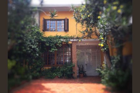 Casa à venda com 3 quartos, 300m² em Mirandópolis, São Paulo