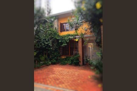 Casa à venda com 3 quartos, 300m² em Mirandópolis, São Paulo