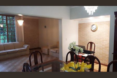 Casa à venda com 3 quartos, 300m² em Mirandópolis, São Paulo