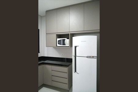 Casa à venda com 3 quartos, 100m² em Jardim Caravelas, São Paulo