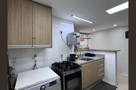 Apartamento à venda com 70m², 2 quartos e 1 vagaCozinha e Área de Serviço