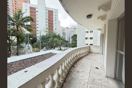 Apartamento à venda com 220m², 4 quartos e 2 vagasFoto 02