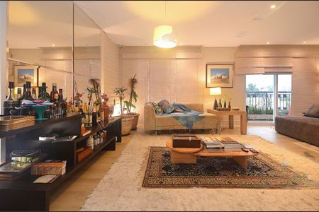 Apartamento à venda com 3 quartos, 220m² em Alto de Pinheiros, São Paulo