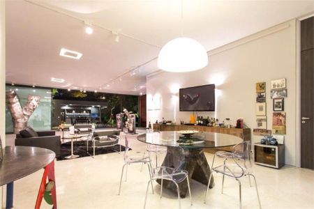 Casa à venda com 695m², 5 quartos e 8 vagas