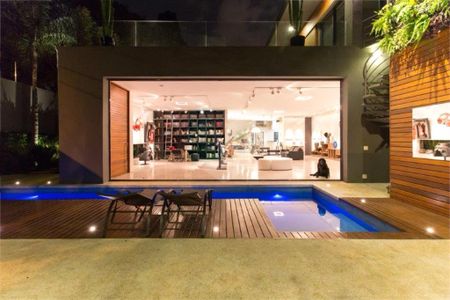 Casa à venda com 695m², 5 quartos e 8 vagas