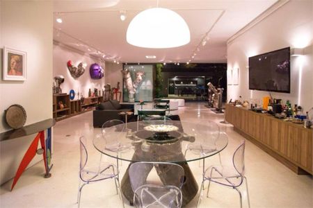 Casa à venda com 5 quartos, 695m² em Campo Belo, São Paulo