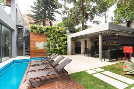 Casa à venda com 695m², 5 quartos e 8 vagas