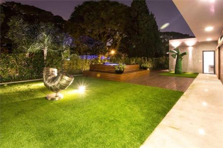 Casa à venda com 695m², 5 quartos e 8 vagas