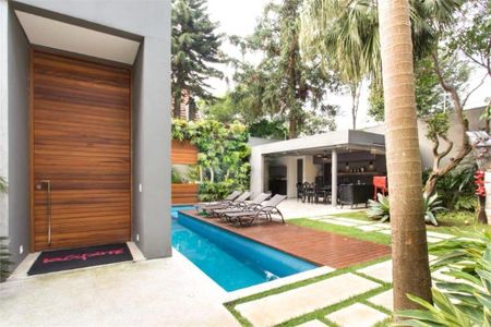 Casa à venda com 695m², 5 quartos e 8 vagas