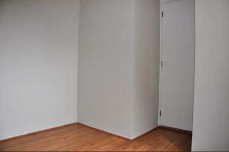 Apartamento para alugar com 32m², 2 quartos e sem vaga Apartamento para alugar com 32m², 2 quartos e sem vagaDetalhe - Quarto 01