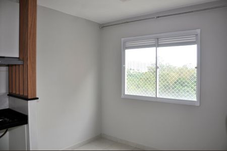 Apartamento para alugar com 32m², 2 quartos e sem vaga Apartamento para alugar com 32m², 2 quartos e sem vagaDetalhe - Sala