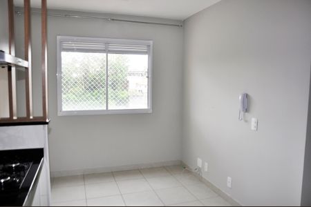 Apartamento para alugar com 32m², 2 quartos e sem vaga Apartamento para alugar com 32m², 2 quartos e sem vagaDetalhe - Sala