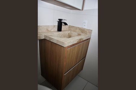 Apartamento para alugar com 32m², 2 quartos e sem vaga Apartamento para alugar com 32m², 2 quartos e sem vagaDetalhe - Banheiro Social