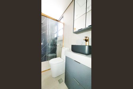 Apartamento à venda com 78m², 2 quartos e 2 vagas Apartamento à venda com 78m², 2 quartos e 2 vagasBanheiro da Suite 1